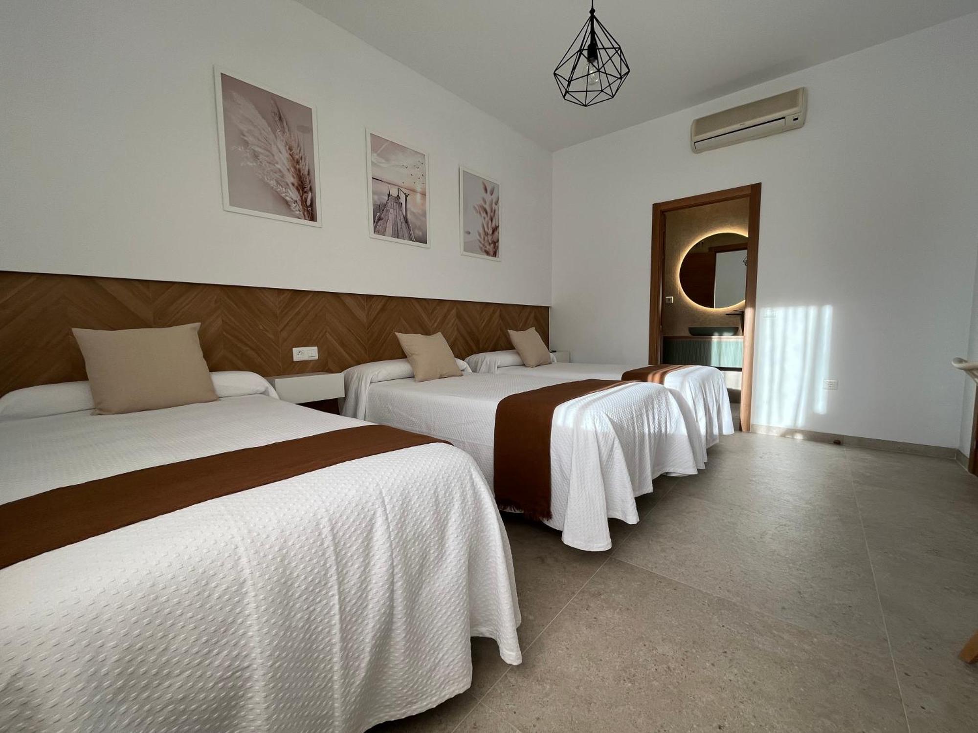 Hostal Parador De Los Llanos Торреоргас Экстерьер фото