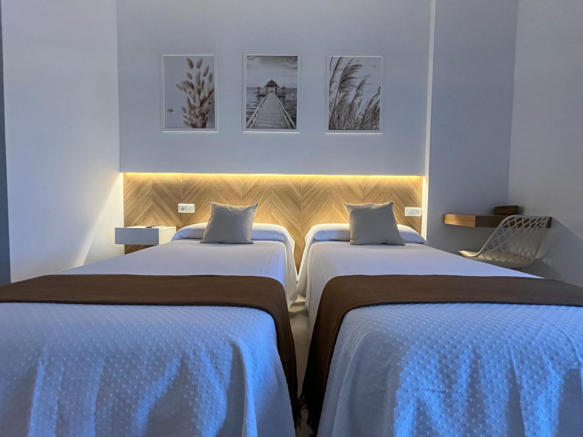 Hostal Parador De Los Llanos Торреоргас Экстерьер фото